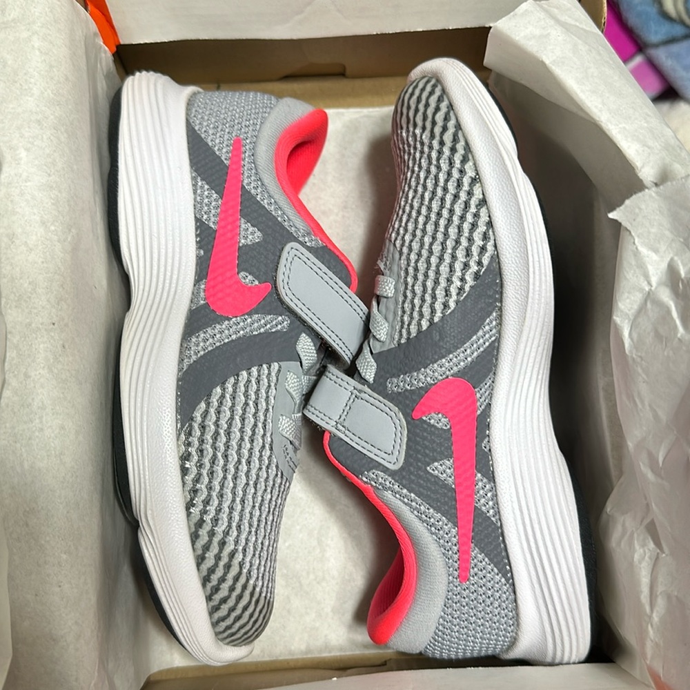 Toddler girl sneakers size 11c new smoke free home